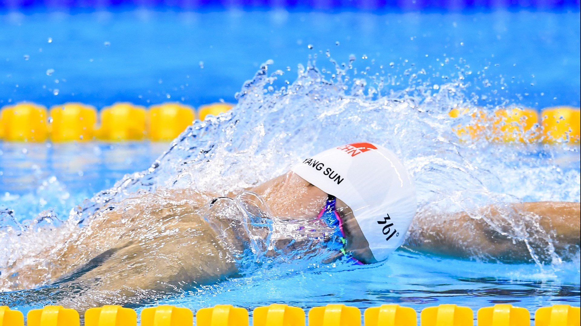 麦克沃伊再夺世界冠军引发热议,麦克沃特